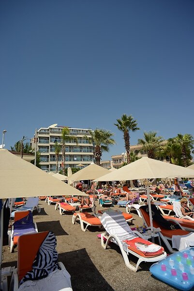 Maris Beach Hotel 7