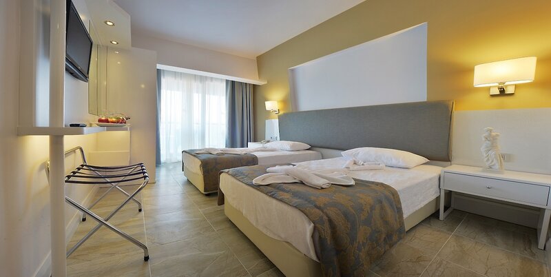 Maris Beach Hotel 14