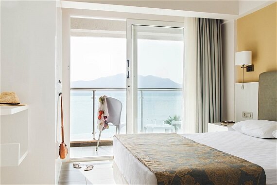 Maris Beach Hotel 17