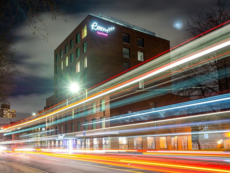 Roomzzz London Stratford 5