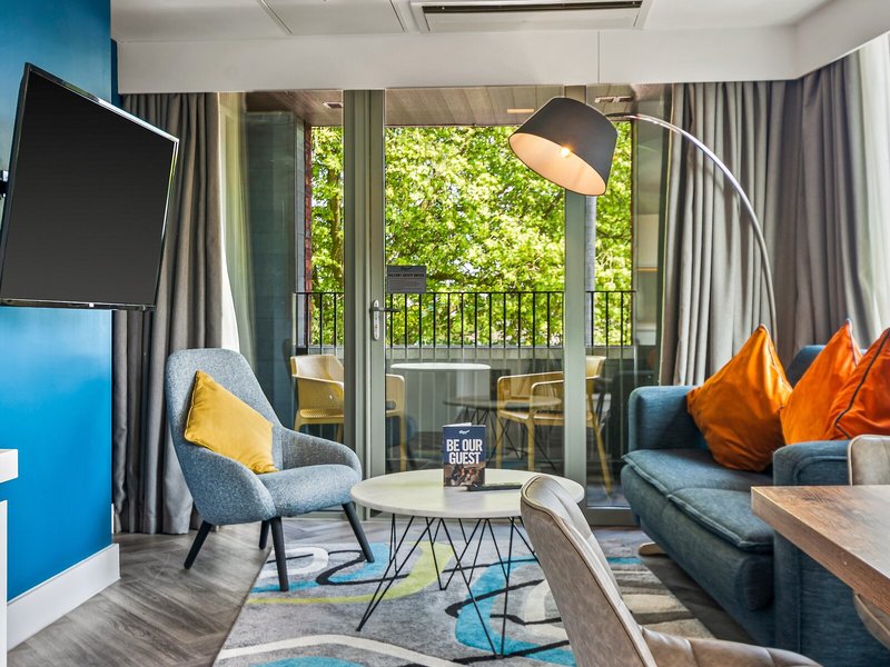 Roomzzz London Stratford 17