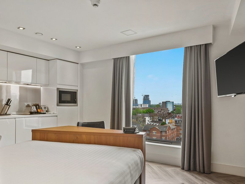 Roomzzz London Stratford 19