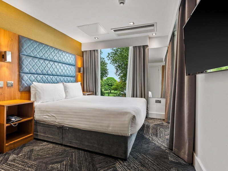 Roomzzz London Stratford 33