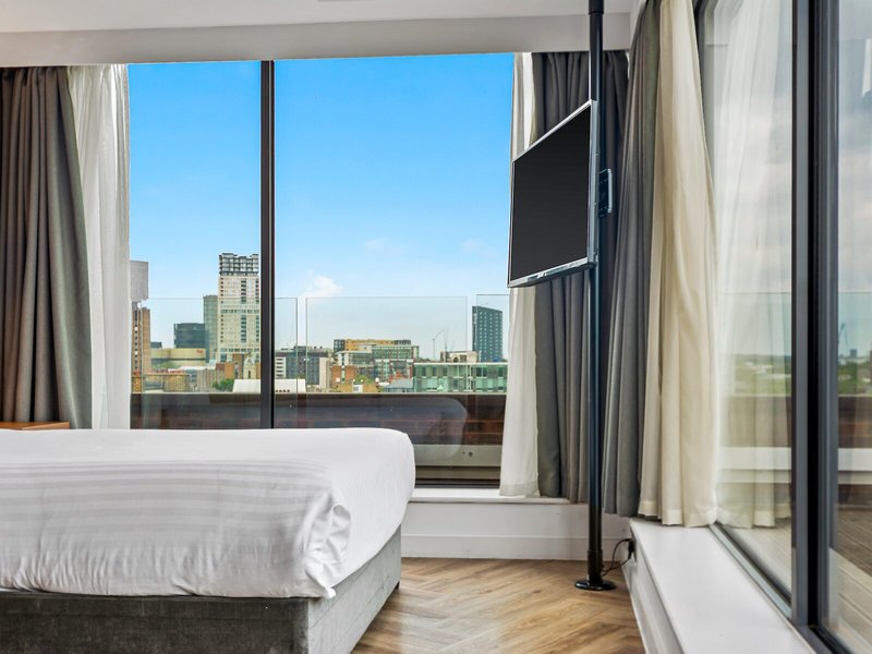 Roomzzz London Stratford 36