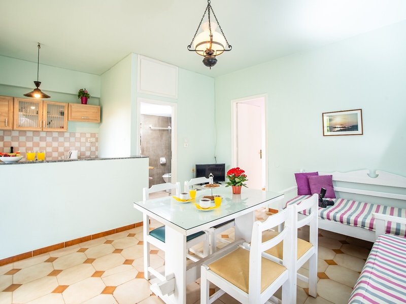 Alexandra Apartments 18