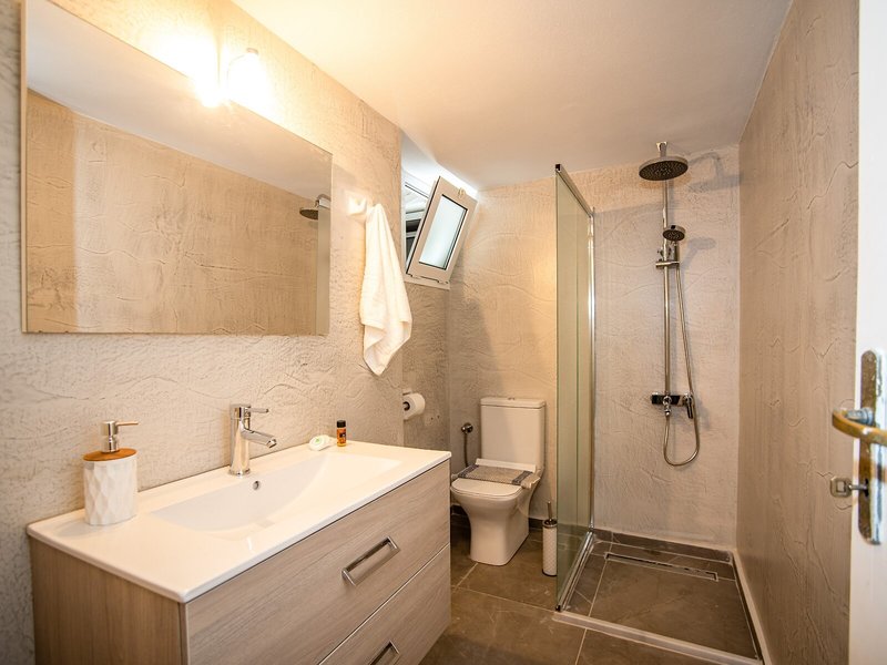 Alexandra Apartments 36