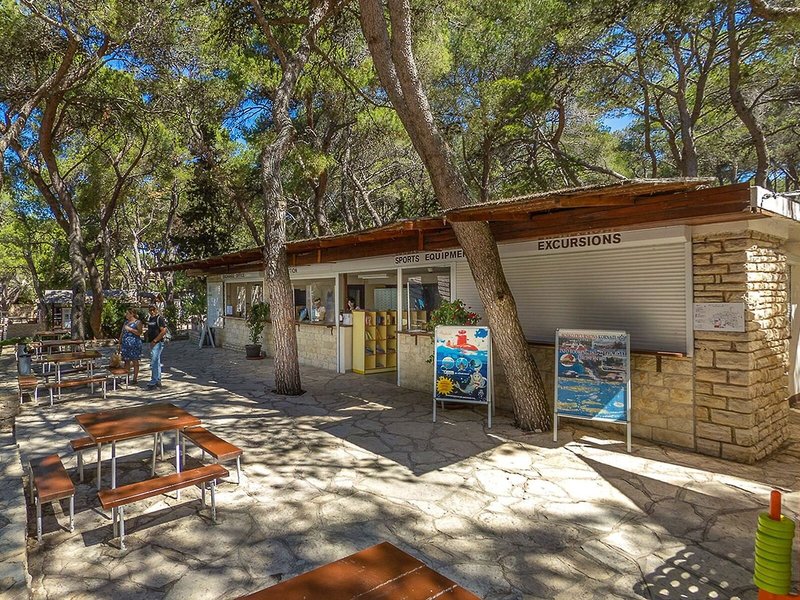 Pine Beach Pakostane Adriatic Eco Resort 2