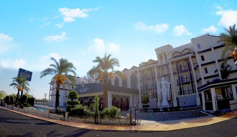 Dream World Palace 66