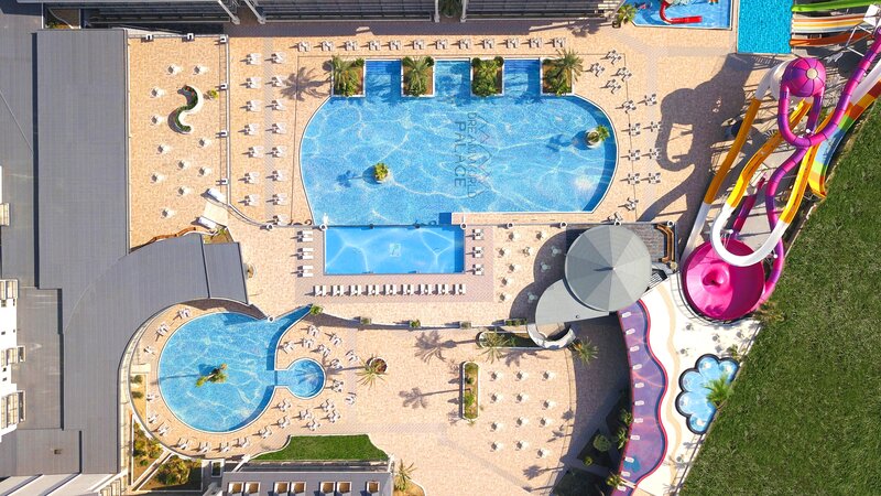 Dream World Palace 70