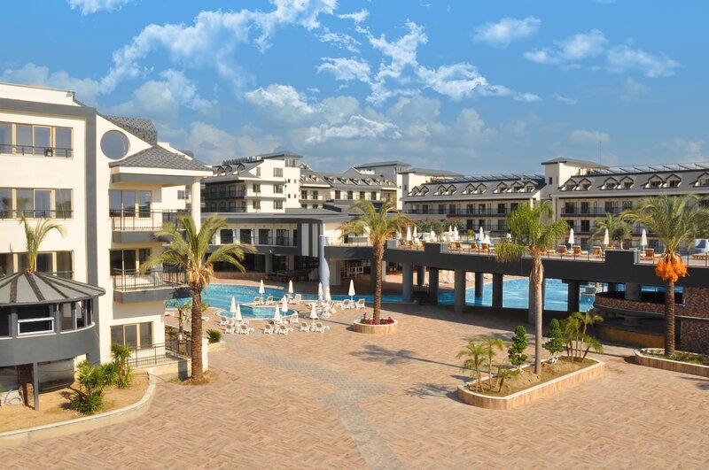 Dream World Palace 72