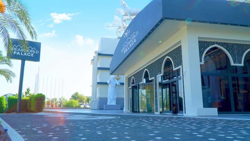Dream World Palace 73