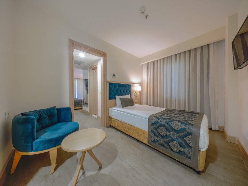 Dream World Palace 97