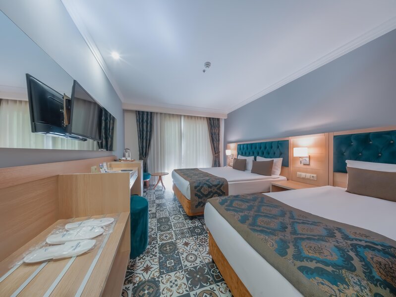 Dream World Palace 102