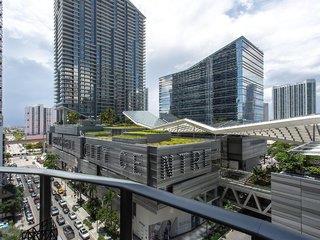 SLS LUX Brickell