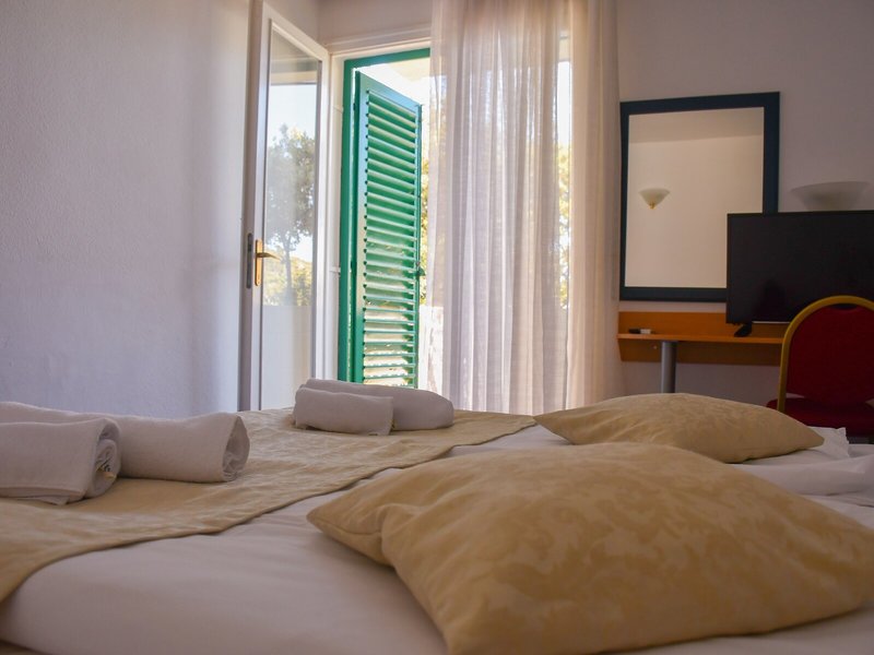 Sirena Hvar Beachwood 36