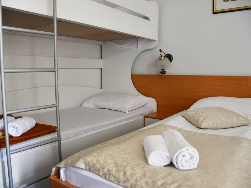 Sirena Hvar Beachwood 45