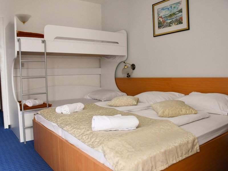 Sirena Hvar Beachwood 46