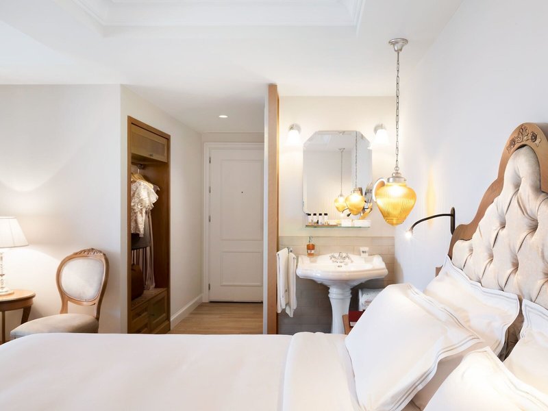 Legacy Gastro Suites 25