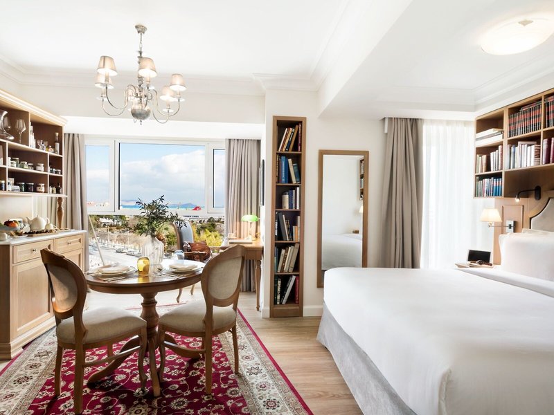 Legacy Gastro Suites 47
