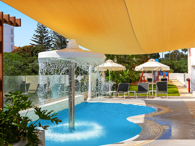 Nissiblu Beach Resort 8