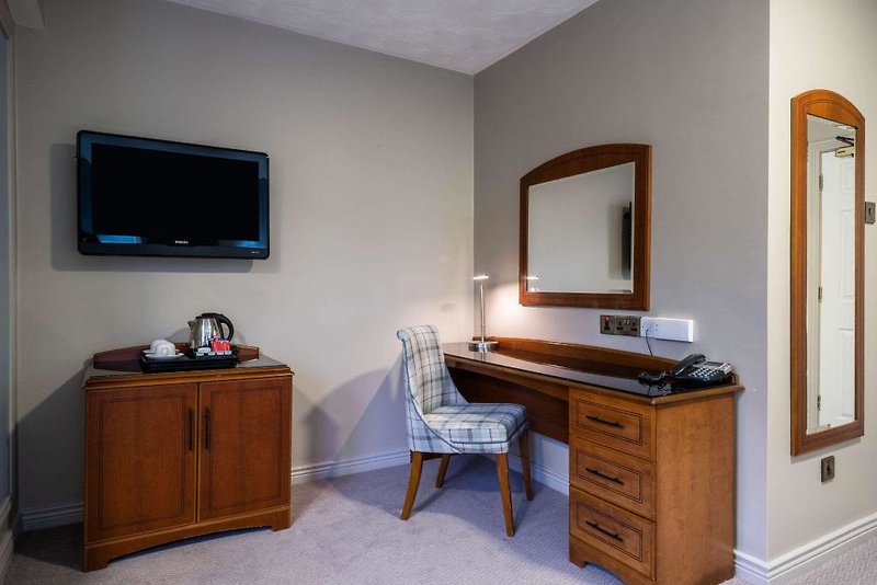 Malone Lodge Hotel & Apartments