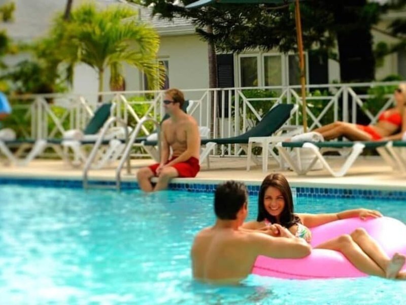 Bay View Suites 16 - Outdoor Pool