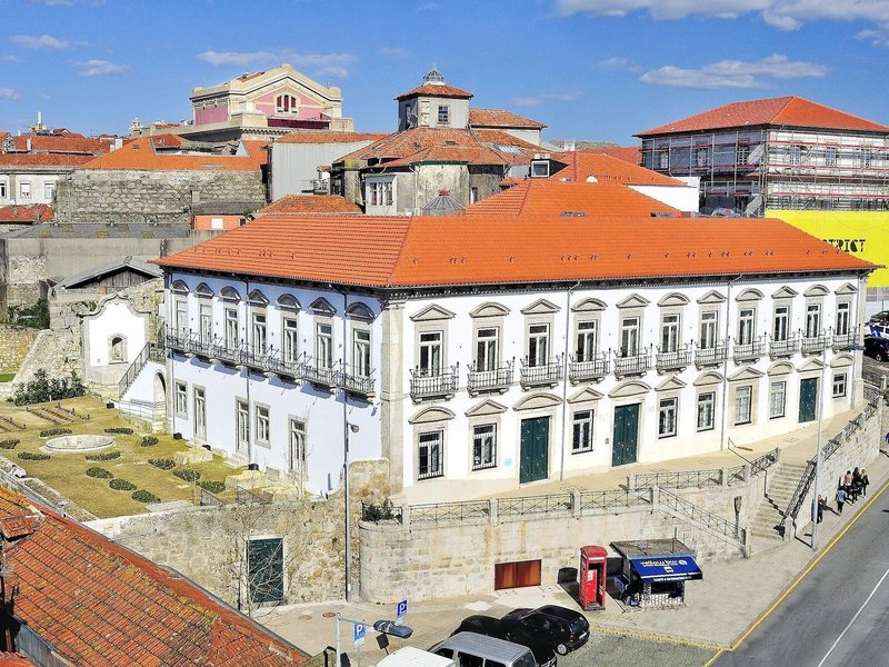 Condes de Azevedo Palace