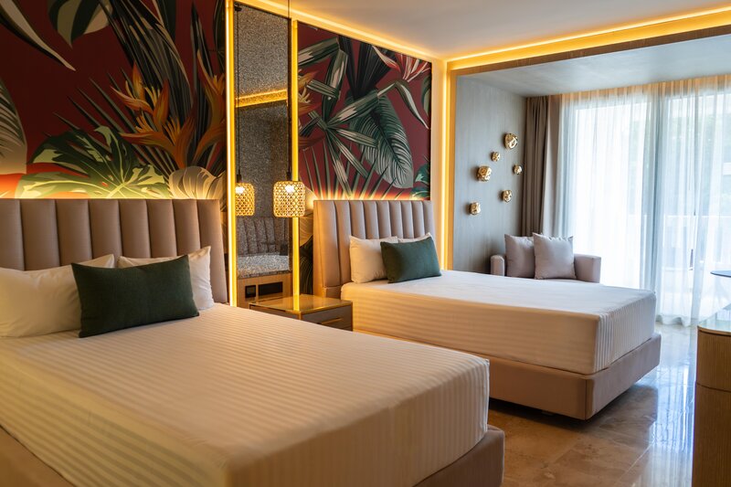 Grand Riviera Princess 16