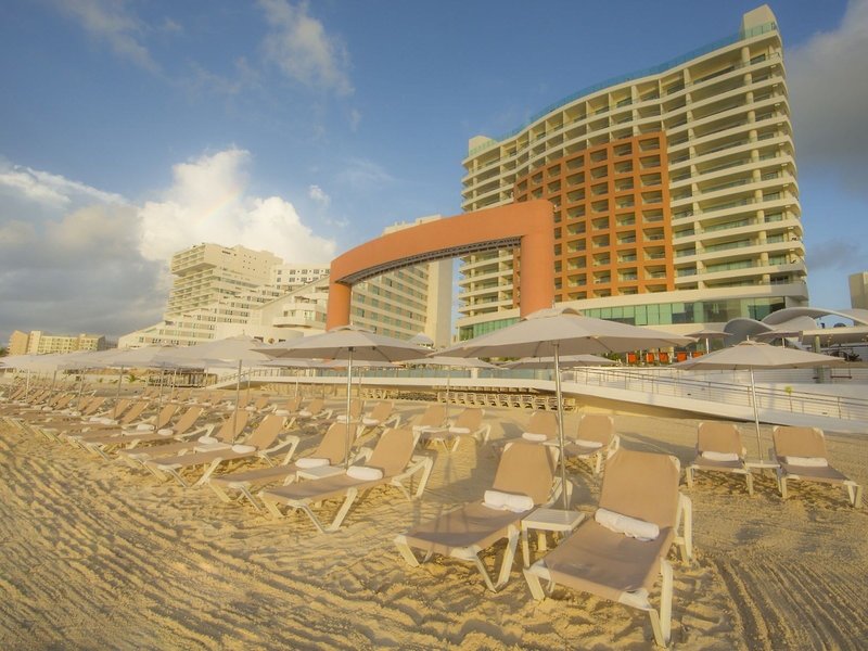 Beach Palace Resort 1