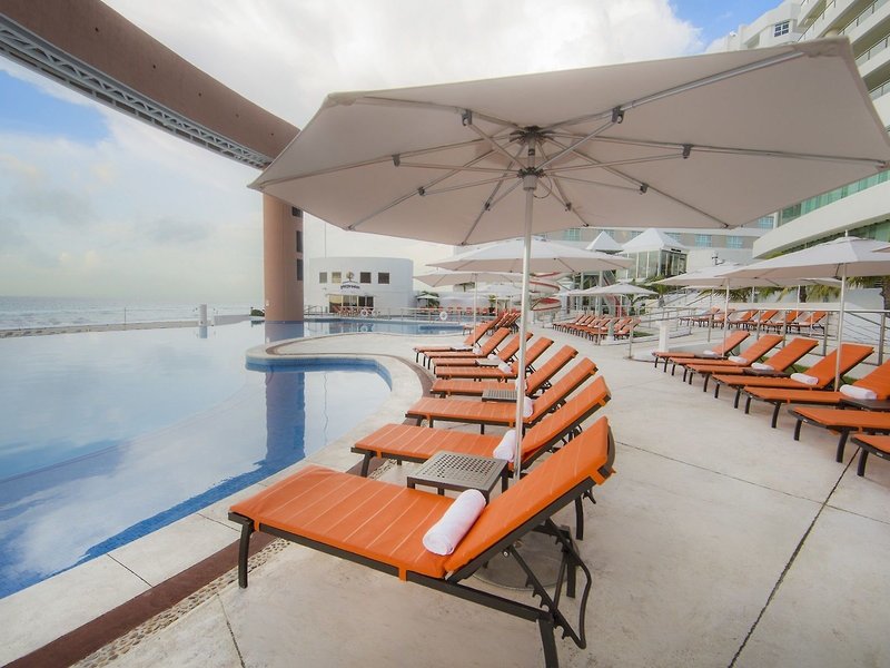 Beach Palace Resort 10