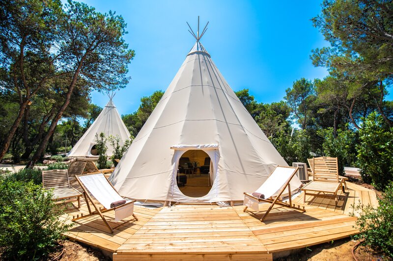 Arena One 99 Glamping 60