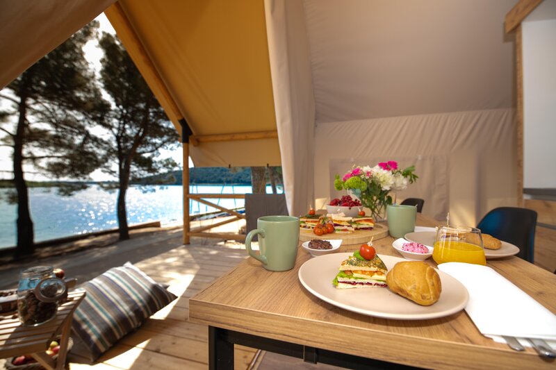 Arena One 99 Glamping 83