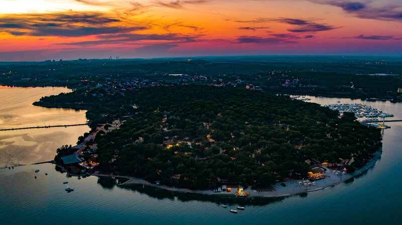 Arena One 99 Glamping 36