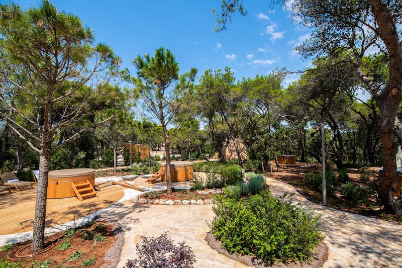 Arena One 99 Glamping 44