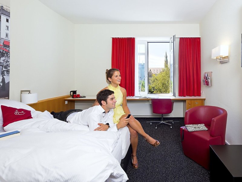 Hotel Wartmann am Bahnhof 32