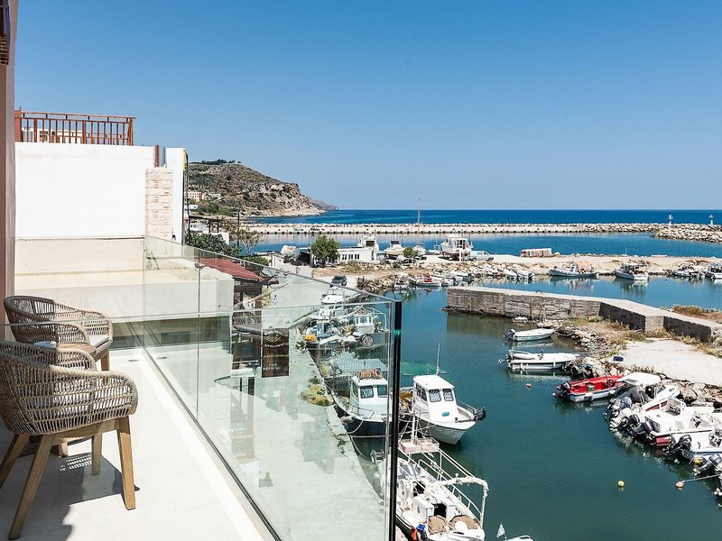 Avra Apartments Kolymbari Harbour 6