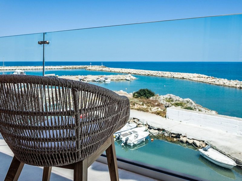 Avra Apartments Kolymbari Harbour 7