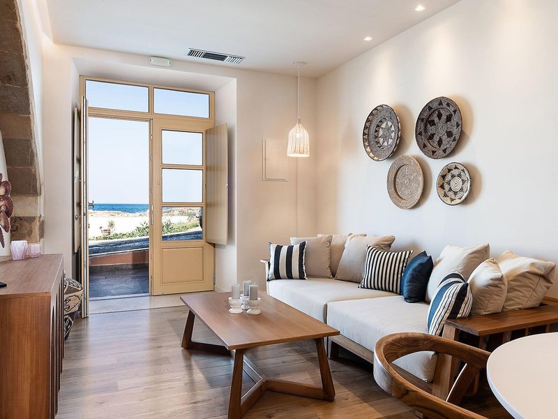 Avra Apartments Kolymbari Harbour 11