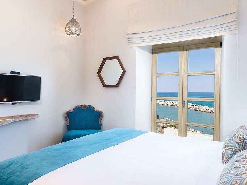 Avra Apartments Kolymbari Harbour 33