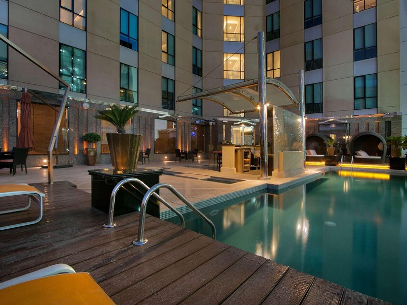 Radisson Blu Dubai Media City 2