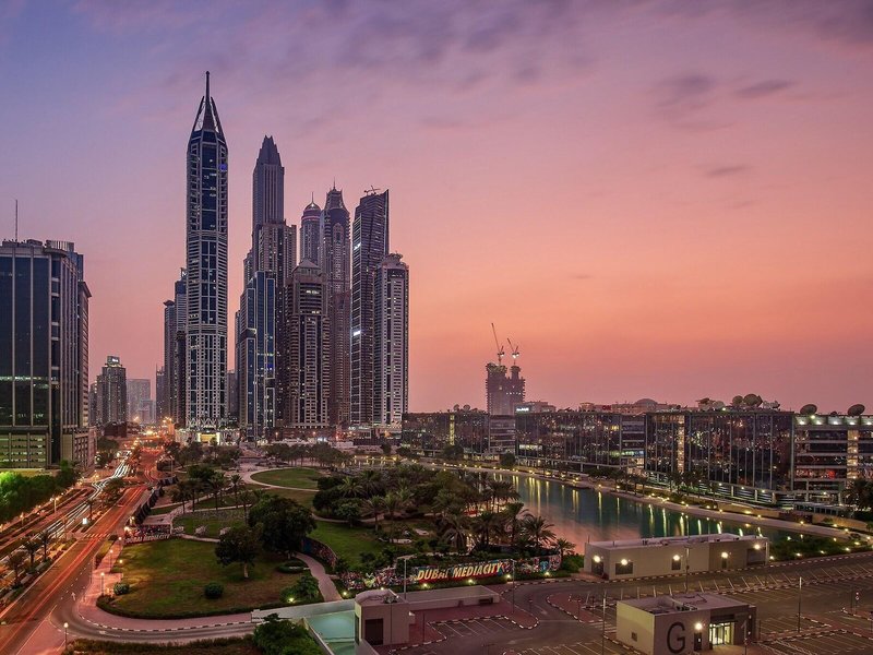Radisson Blu Dubai Media City 7
