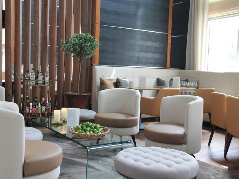 Radisson Blu Dubai Media City 8