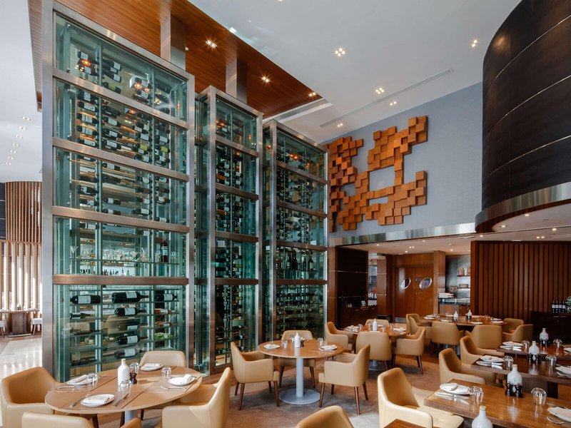 Radisson Blu Dubai Media City 14