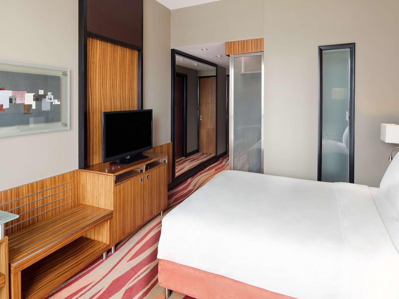 Radisson Blu Dubai Media City 28