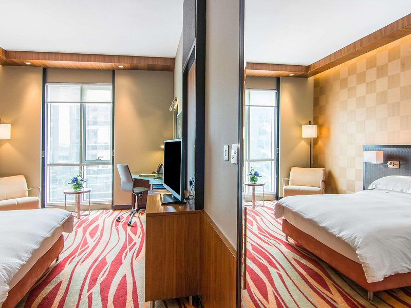 Radisson Blu Dubai Media City 32