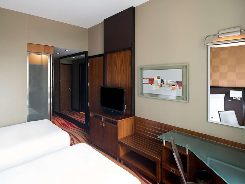 Radisson Blu Dubai Media City 34
