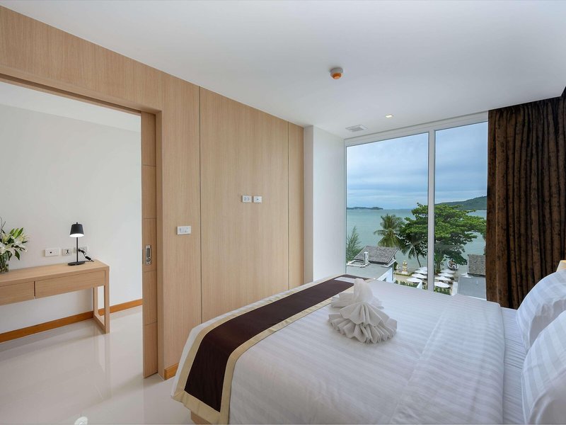 Best Western Plus The Beachfront 32