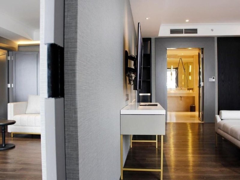 Goodrich Suites Jakarta 5