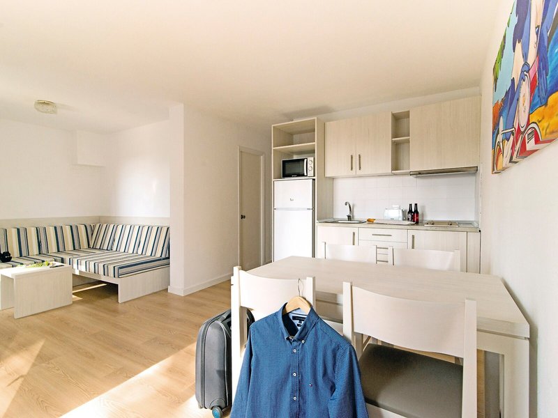 Apartamentos Cala Blanca 15