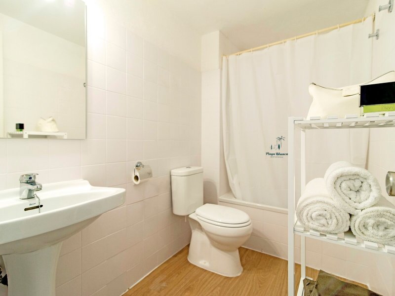 Apartamentos Cala Blanca 25